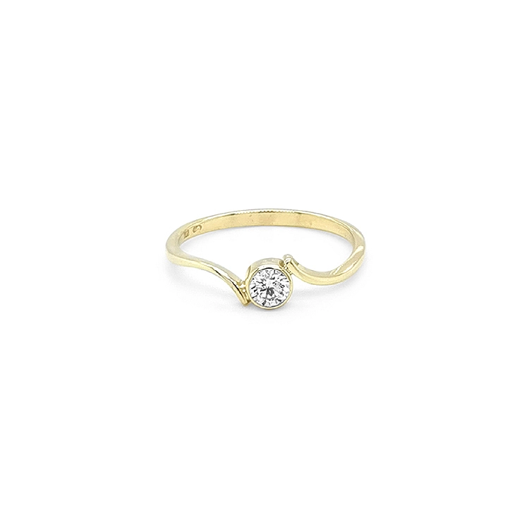 Gold Verlobungsring mit Diamant