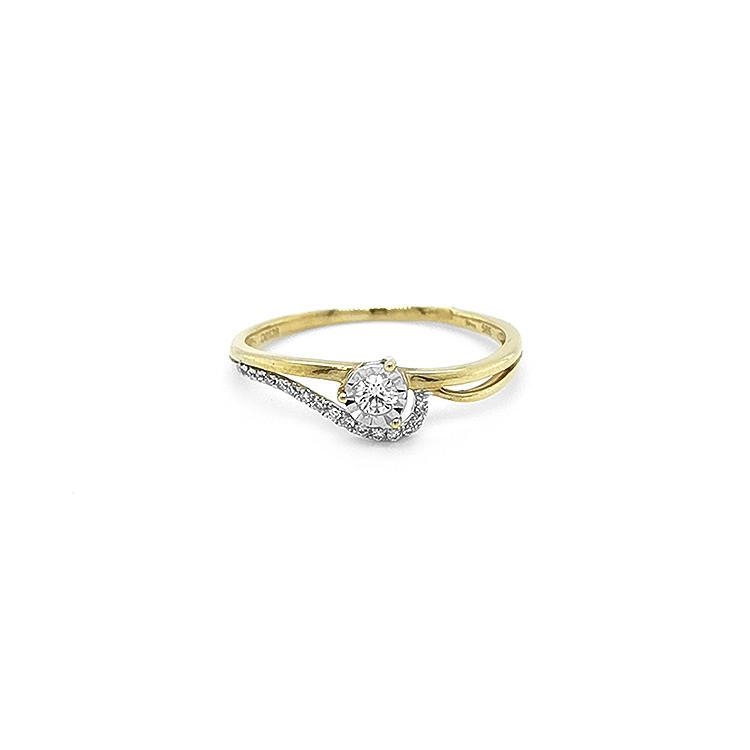 Verlobungsring aus Gold mit Diamanten