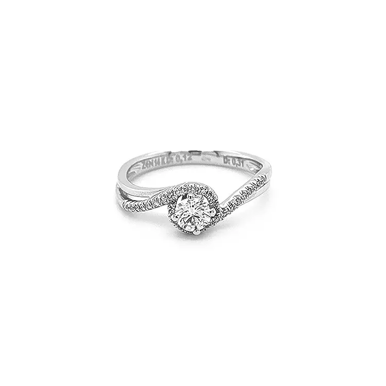 Verlobungsring aus Gold mit Diamanten