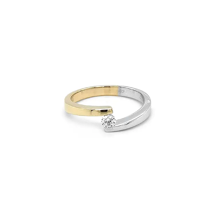 Gold Verlobungsring mit Diamant
