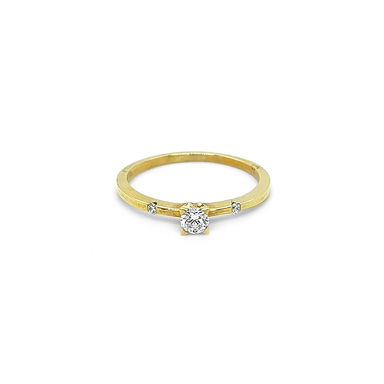 Verlobungsring aus Gold mit Diamanten