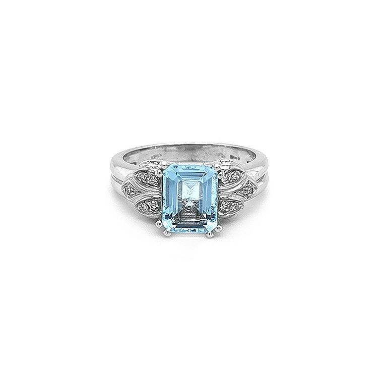 Goldring mit Aquamarin und Diamanten