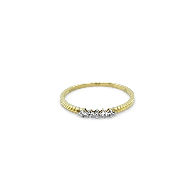 Goldring mit Diamanten