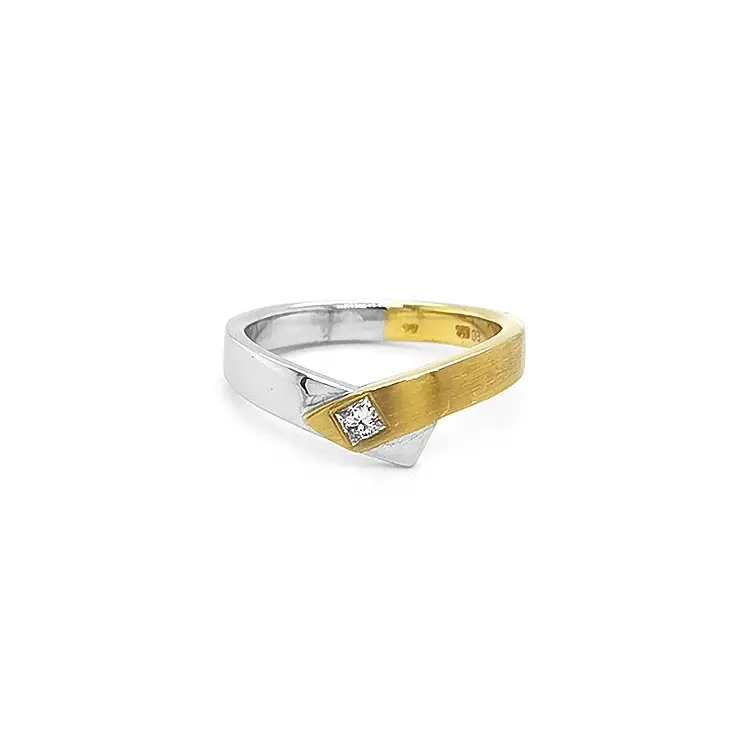 Gold Verlobungsring mit Diamant
