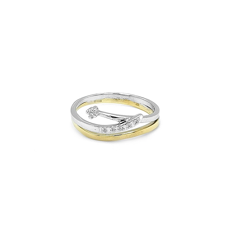 Goldring mit Diamanten