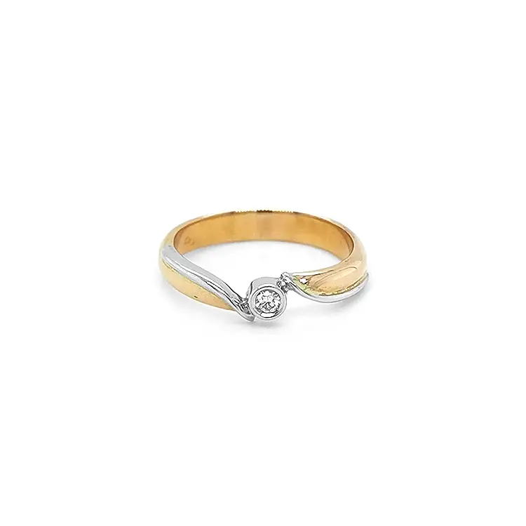 Gold Verlobungsring mit Diamant
