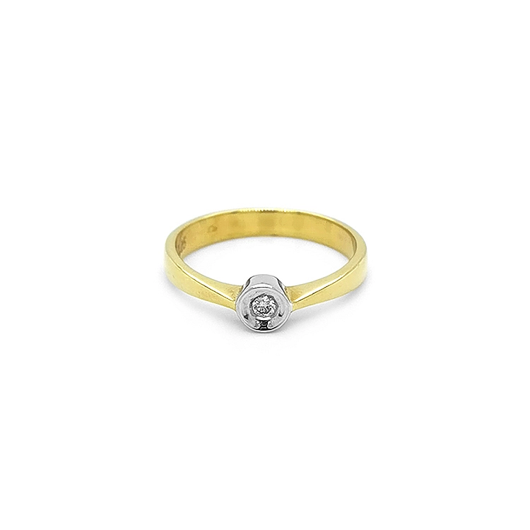 Verlobungsring aus Gold mit Diamanten