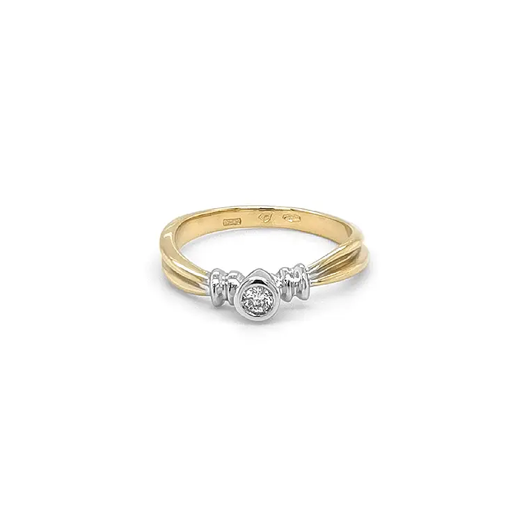 Gold Verlobungsring mit Diamant