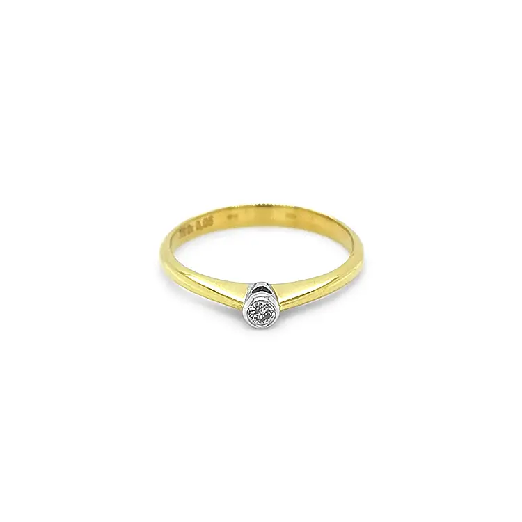 Gold Verlobungsring mit Diamant