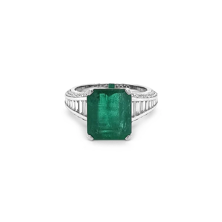 Goldring mit Smaragd und Diamanten