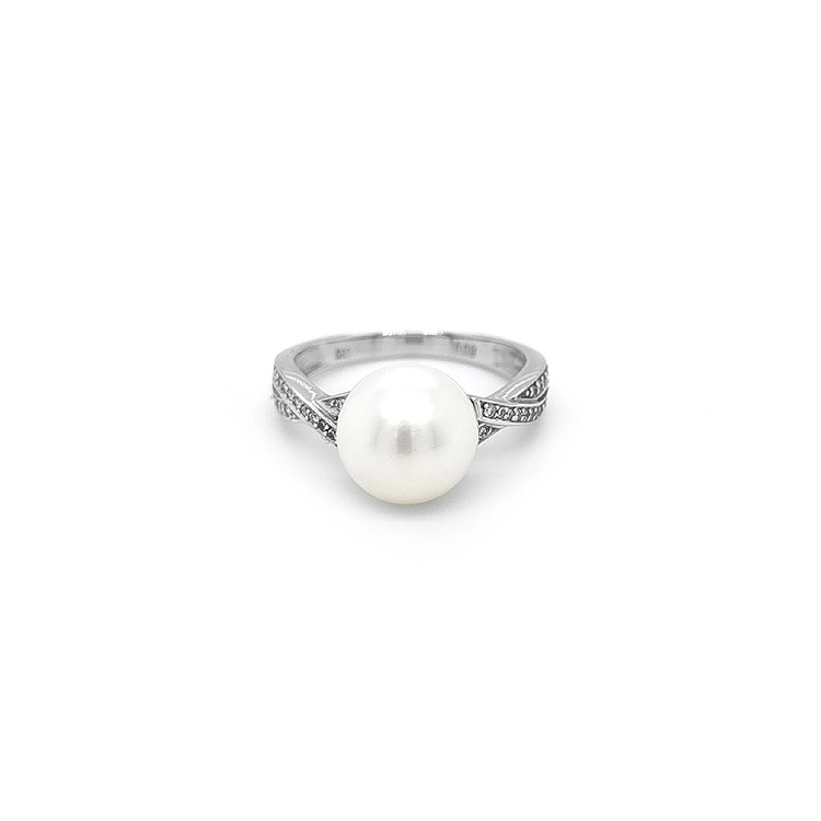 Goldring mit Perle und Diamanten