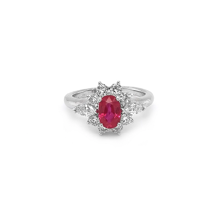 Goldring mit Rubin und Diamanten