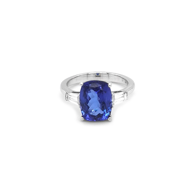 Verlobungsring aus Gold mit Tansanit und Diamanten