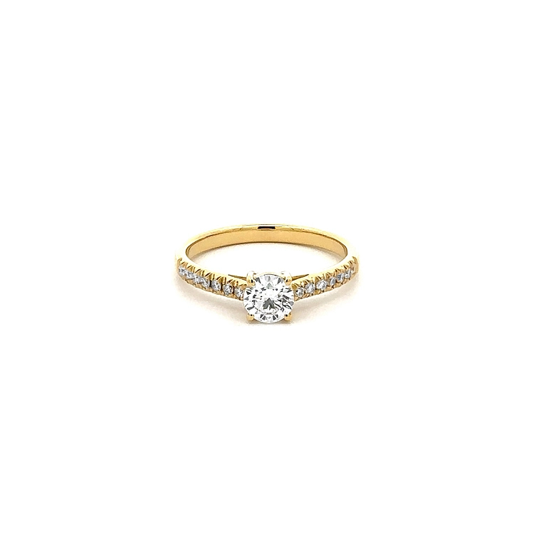 Verlobungsring aus Gold mit Diamanten