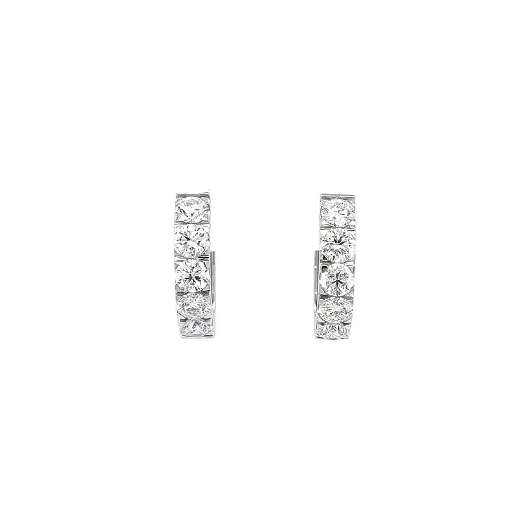 Runde Goldohrringe mit Diamanten