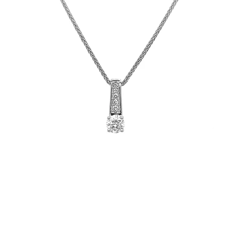 Gold-Anhänger mit Diamanten