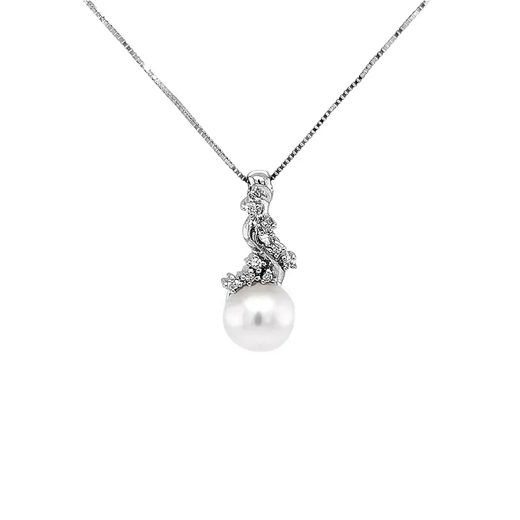 Gold-Anhänger mit Naturperle und Diamanten