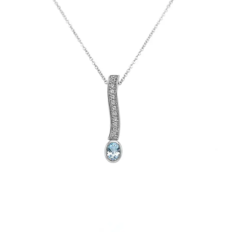 Gold-Anhänger mit Blautopas und Diamanten