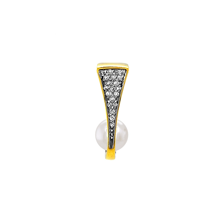 Gold-Anhänger mit Naturperle und Diamanten