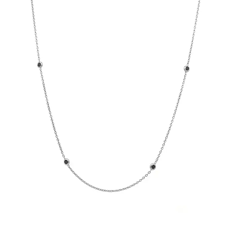 Goldkette mit schwarzen Steinen