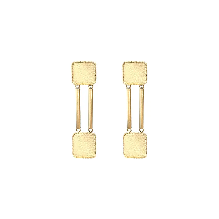 Goldfarbene Ohrringe mit Anhänger