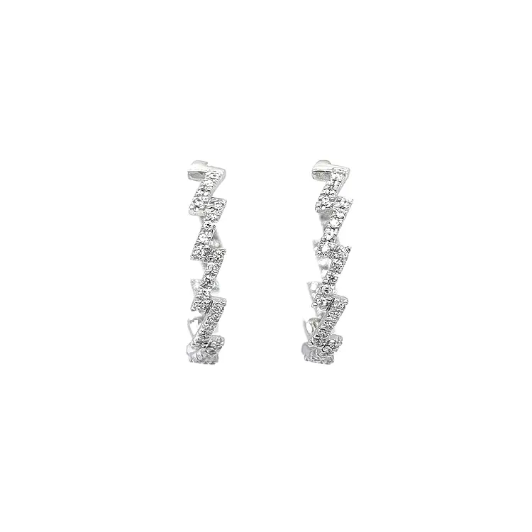 Runde Ohrringe mit Zirkonen aus Weißgold