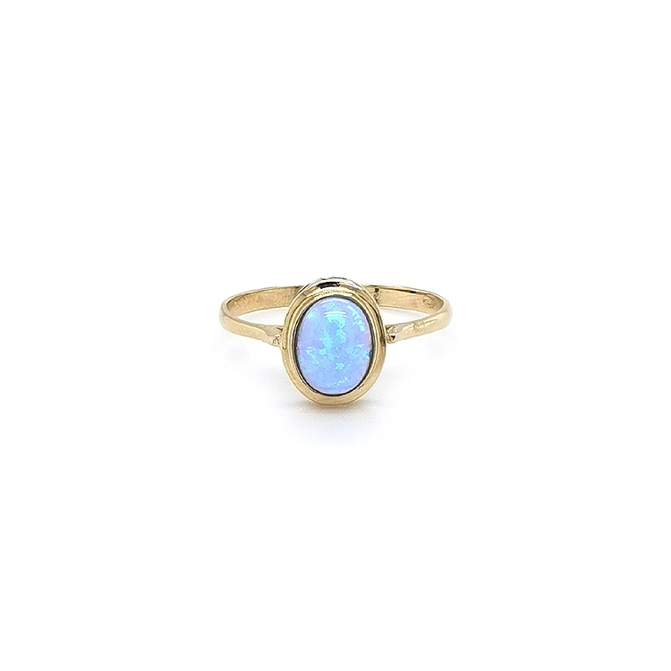 Goldring mit blauem Opal