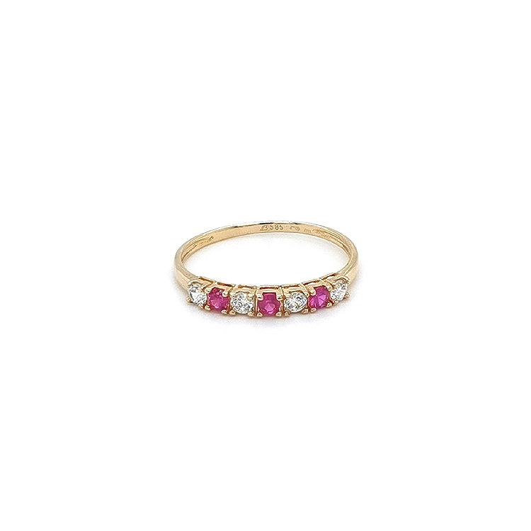 Goldring mit rosa Steinen