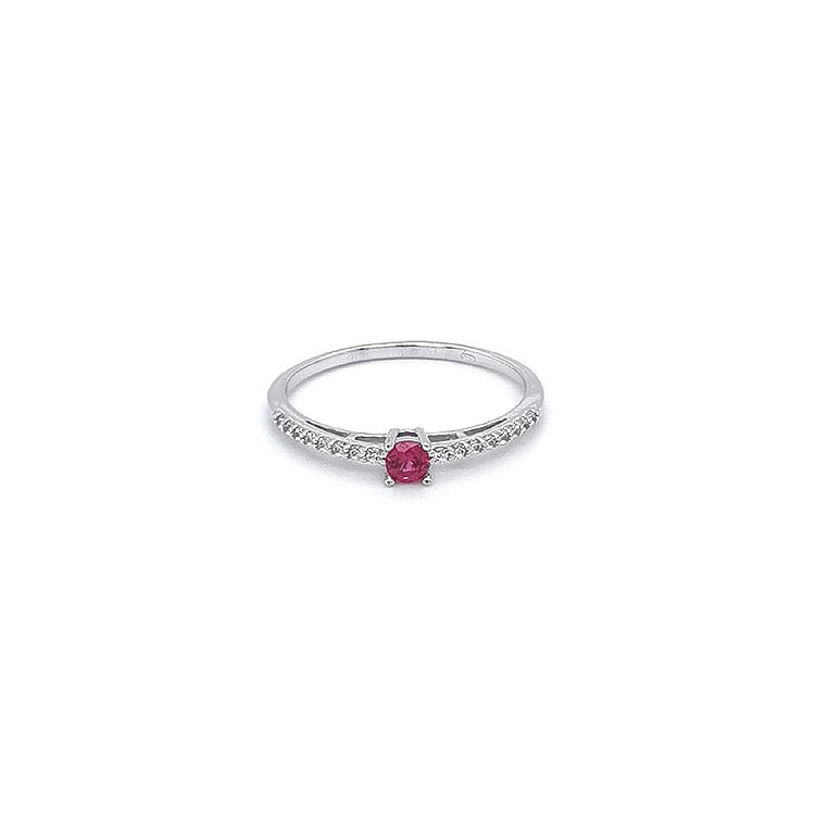Ring mit rotem Stein in Weißgold