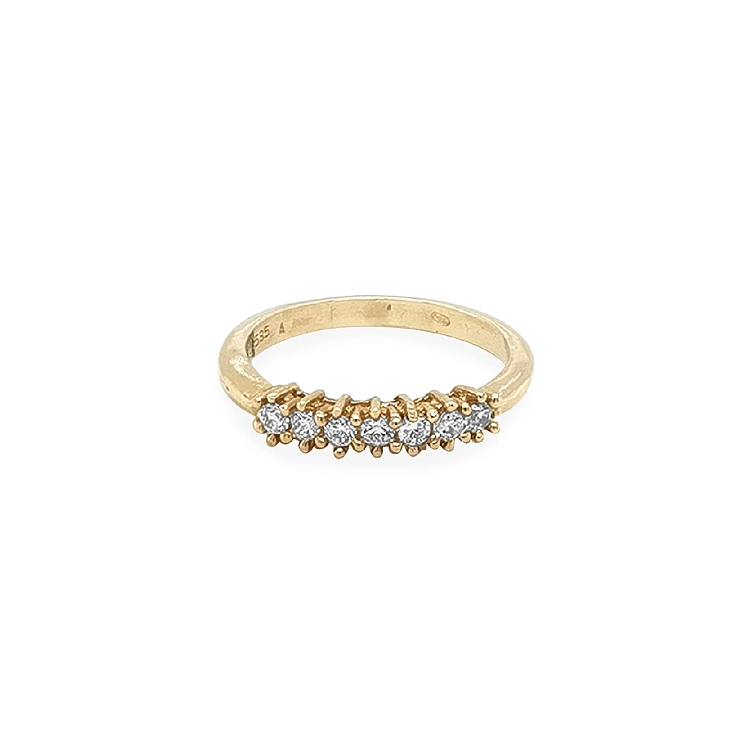 Goldring mit Zirkonen