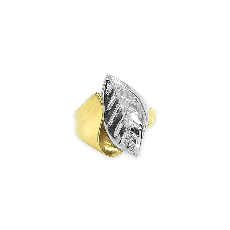 Goldener Ring aus kombiniertem Gold