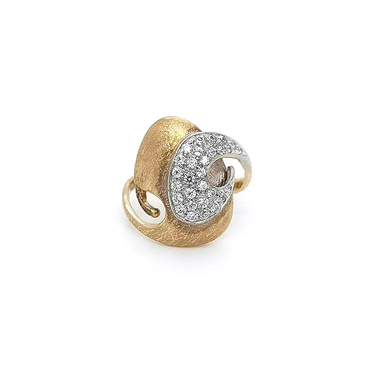Ring mit Zirkonias in Gold-Kombination