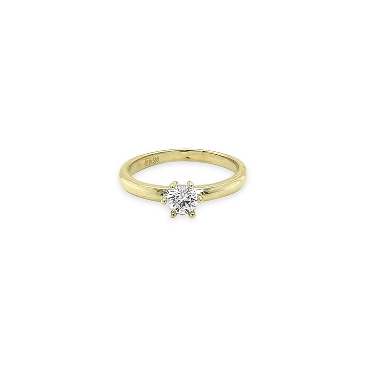 Verlobungsring aus Gold mit kubischem Zirkon