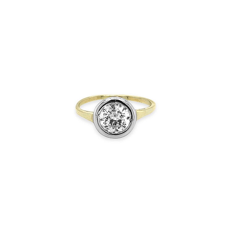 Verlobungsring aus Gold mit kubischem Zirkon