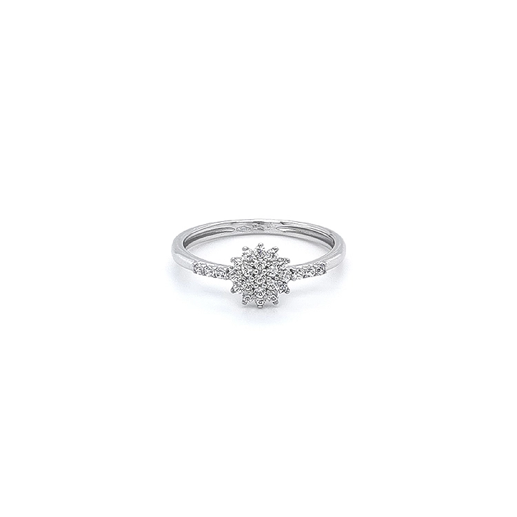 Ring mit Zirkonen aus Weißgold