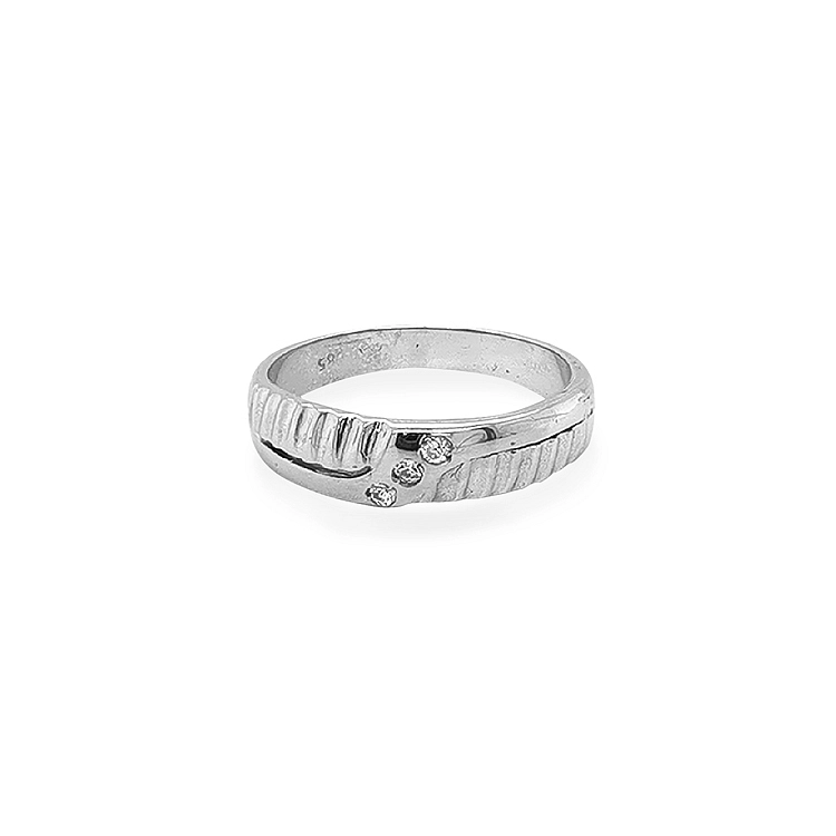 Goldring mit Zirkonen