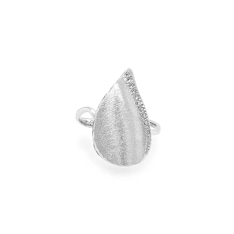 Goldring mit Zirkonen