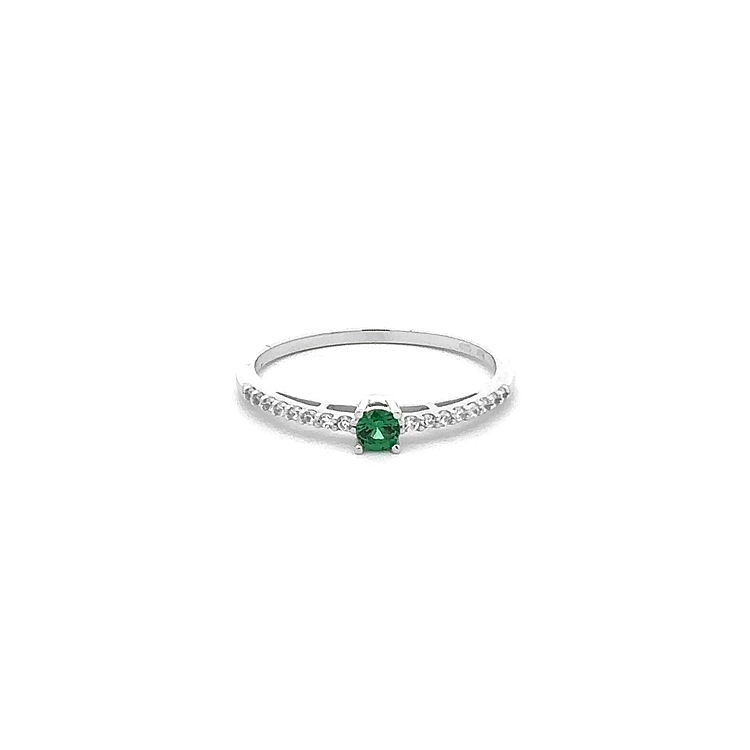 Goldring mit grünem Stein