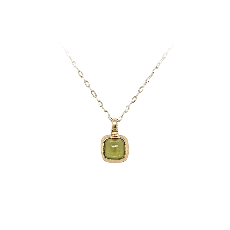 Gold-Anhänger mit grünem Stein