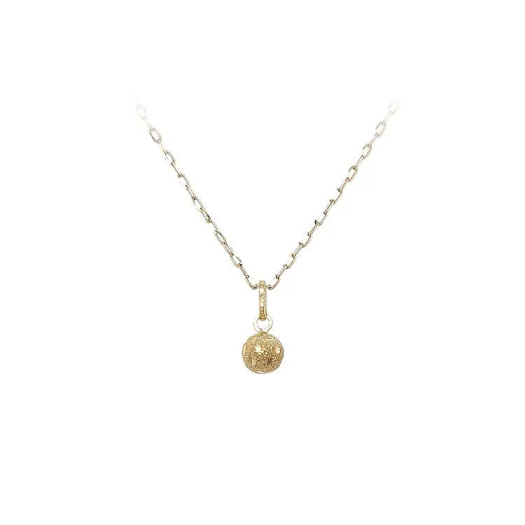 Gold-Anhänger einer Kugel