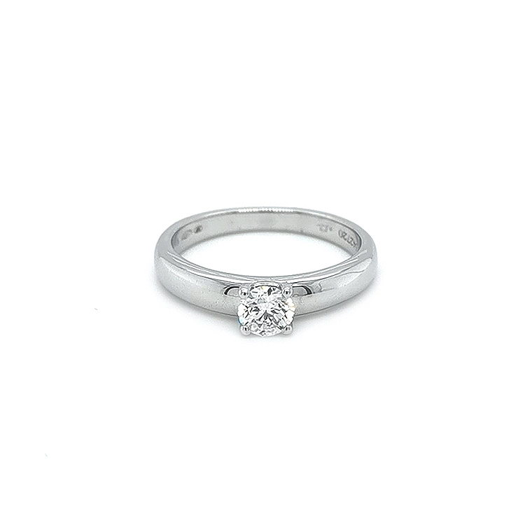 Gold Verlobungsring mit Diamant