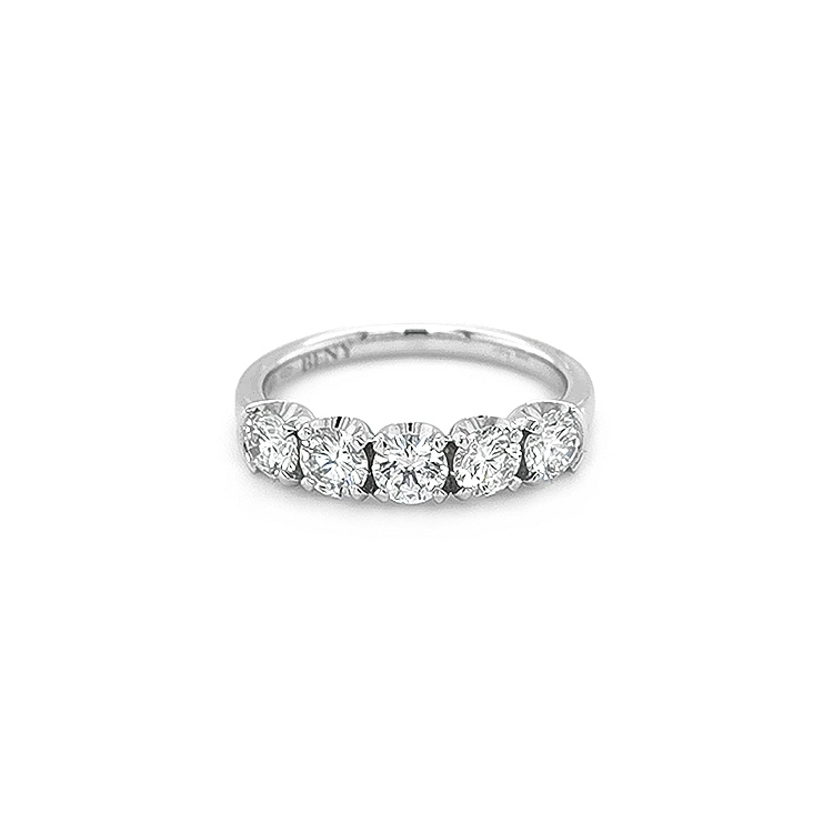Goldring mit Diamanten