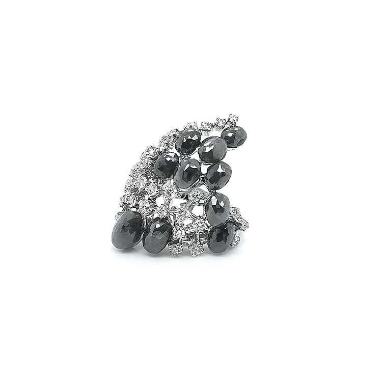 Goldring mit grauen und weißen Diamanten