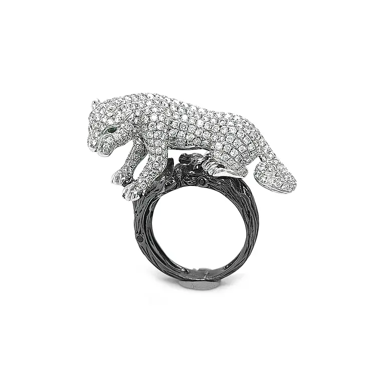 Goldring mit Diamanten