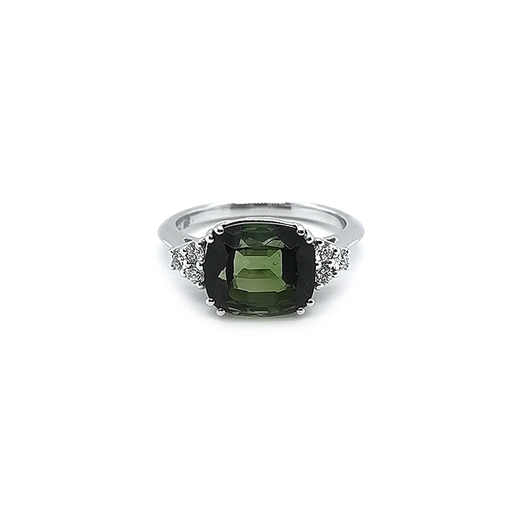 Goldring mit grünem Turmalin und Diamanten