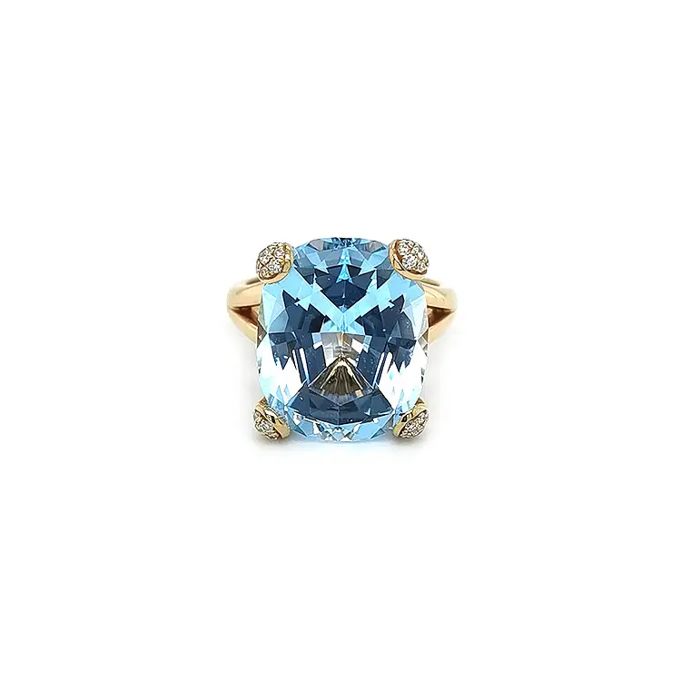Goldring mit Blautopas und Diamanten