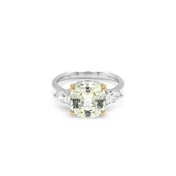 Goldring mit gelbem Saphir und Diamanten