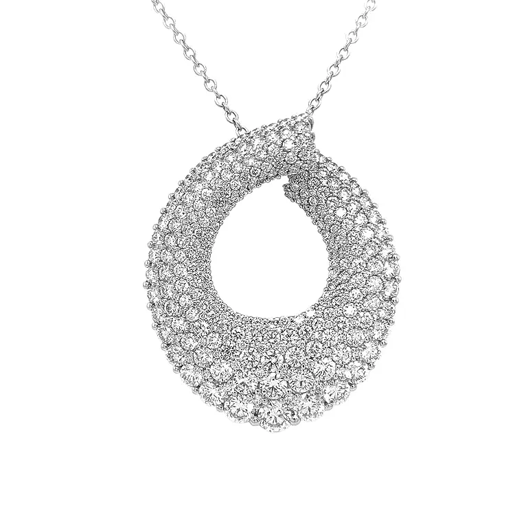 Gold-Anhänger mit Diamanten