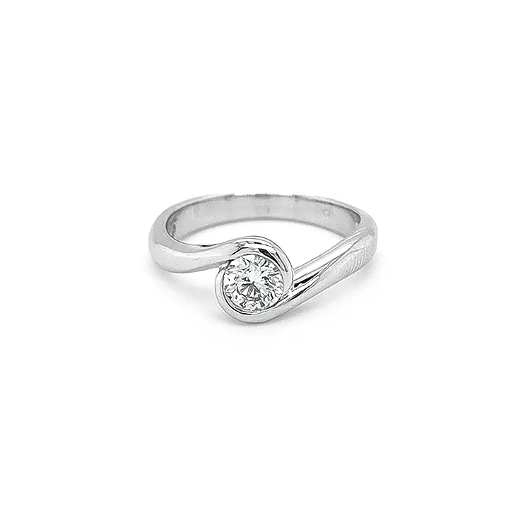 Goldring mit Diamant