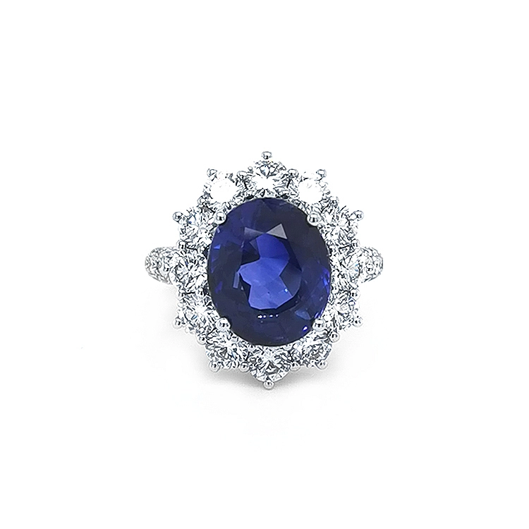 Goldring mit Saphir und Diamanten